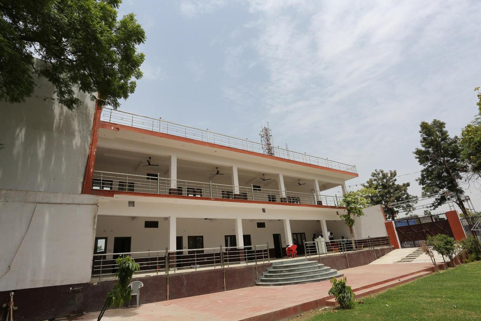 Spot On Angel Garden Hotel Alīgarh Exterior foto